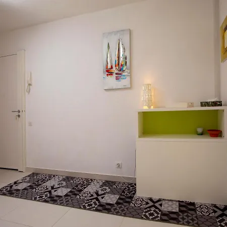 T3 Traversant Résidence Standing Garage Et Piscine Extérieure Gratuits Sète