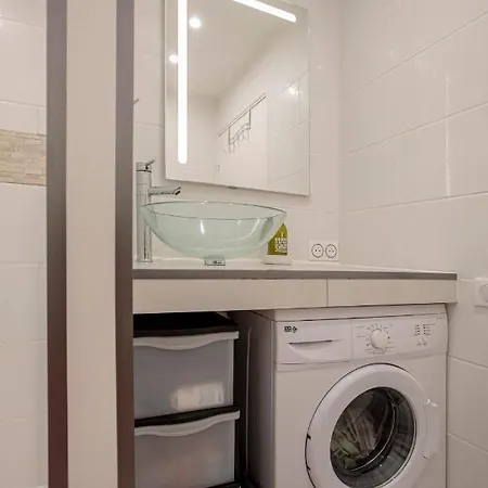 T3 Traversant Résidence Standing Garage Et Piscine Extérieure Gratuits