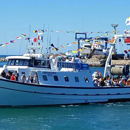 T3 Traversant Résidence Standing Garage Et Piscine Extérieure Gratuits