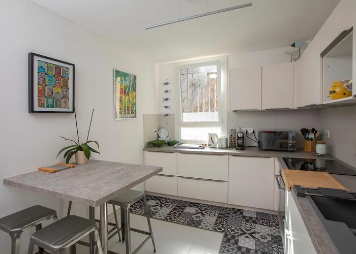 T3 Traversant Standing Garage Et Piscine Exterieure Gratuits * Σετ