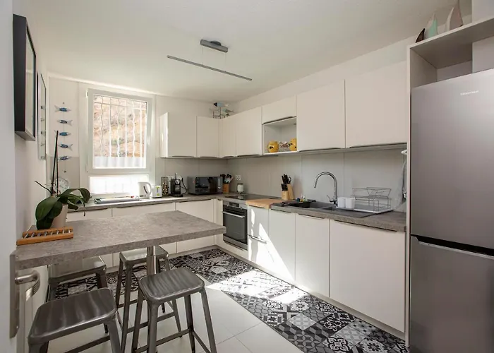 Διαμέρισμα T3 Traversant Standing Garage Et Piscine Exterieure Gratuits Σετ