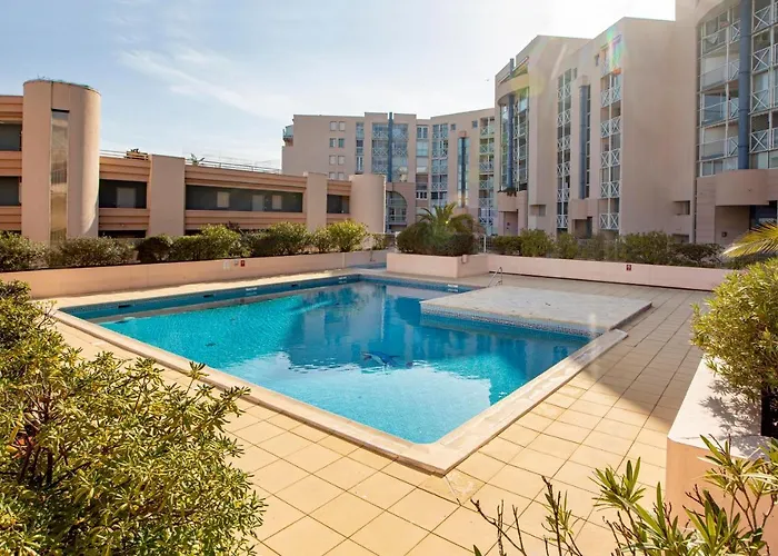 Διαμέρισμα T3 Traversant Standing Garage Et Piscine Exterieure Gratuits