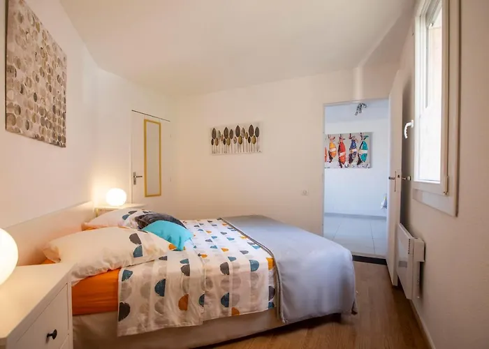 T3 Traversant Standing Garage Et Piscine Exterieure Gratuits